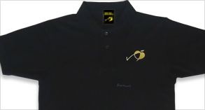 刺繍ロゴ入りポロシャツ